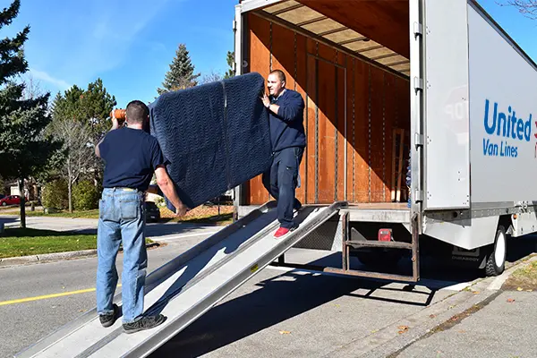 united van lines moving services-movers-600x400