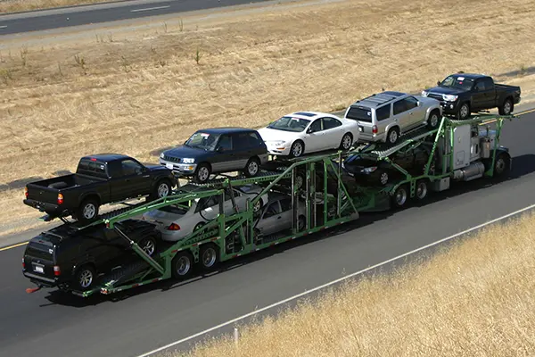 United Van Lines Canada - Moving Auto & Vehicles Banner Image 600x400